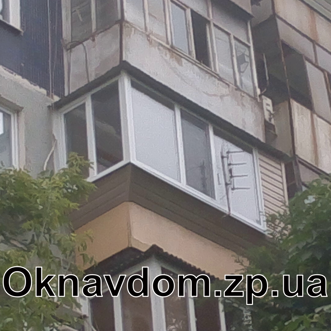 П-образный балкон с панорамным остеклением